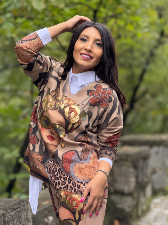 Bluza dama bej cu imprimeu Frida Kahlo [1]