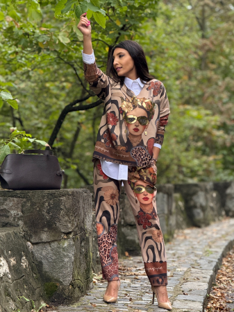 Bluza dama bej cu imprimeu Frida Kahlo [5]