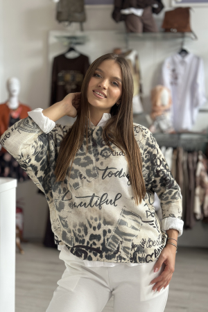 Bluza dama bej tip fluture cu imprimeu animal print si scris [1]