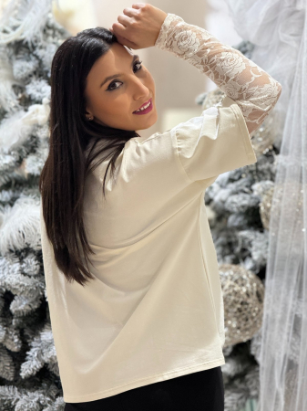 Bluza dama crem din bumbac cu aplicatii pietricele si maneci din dantela [3]
