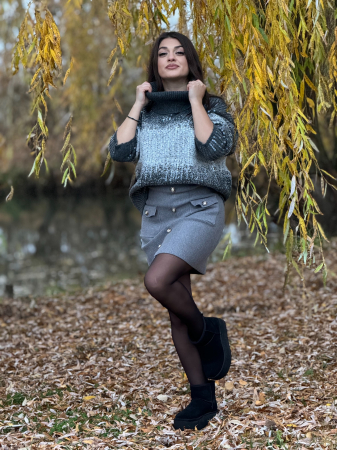 Bluza dama gri tricotata cu gat inalt si paiete [2]