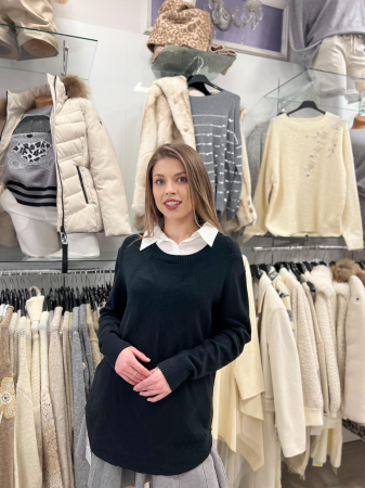 Imbracaminte dama - Haine cu suflet - Bluza dama neagra cu aplicatie de guler