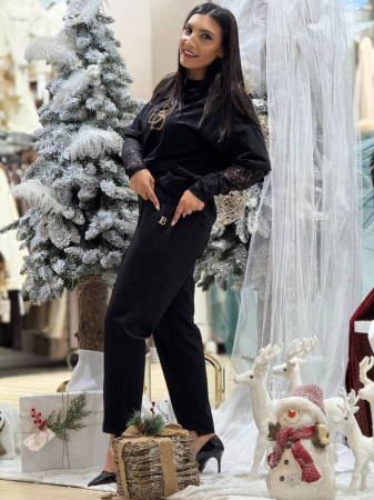 Bluza dama neagra din bumbac cu aplicatii pietricele si maneci din dantela [4]