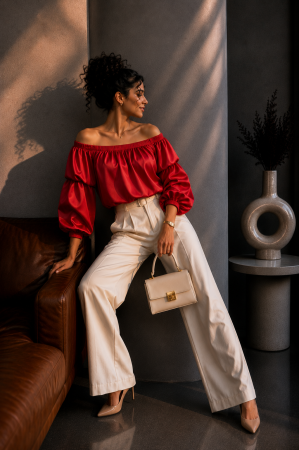 Noutati - Bluza dama rosie din satin cu maneci bufante
