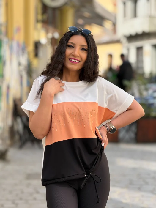 Imbracaminte dama - Haine cu suflet - Bluza dama tricolor cu alb, corai si negru si pietricele