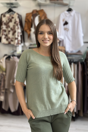 Imbracaminte dama - Haine cu suflet - Bluza dama verde cu gat barcuta si maneci scurte