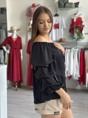Bluza neagra cu maneca bufanta [2]
