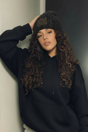 Caciula - Caciula dama neagra cu pietricele