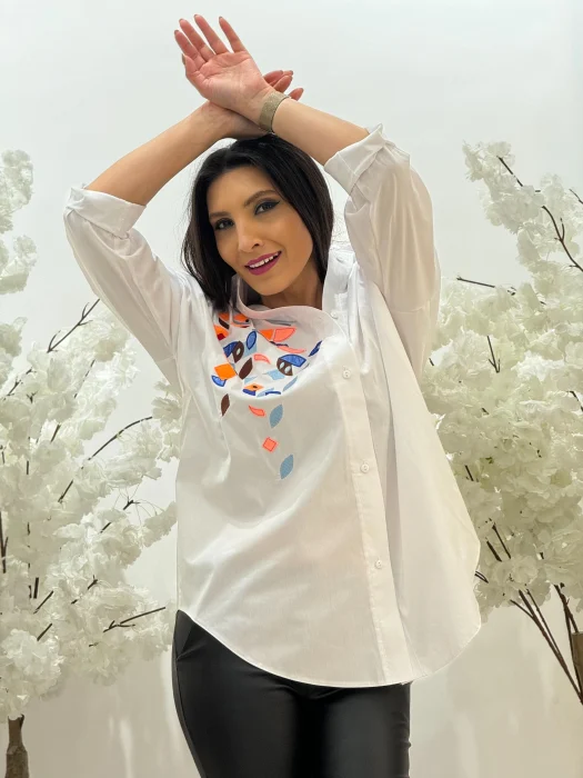 Camasa alba din bumbac cu forme abstracte [1]