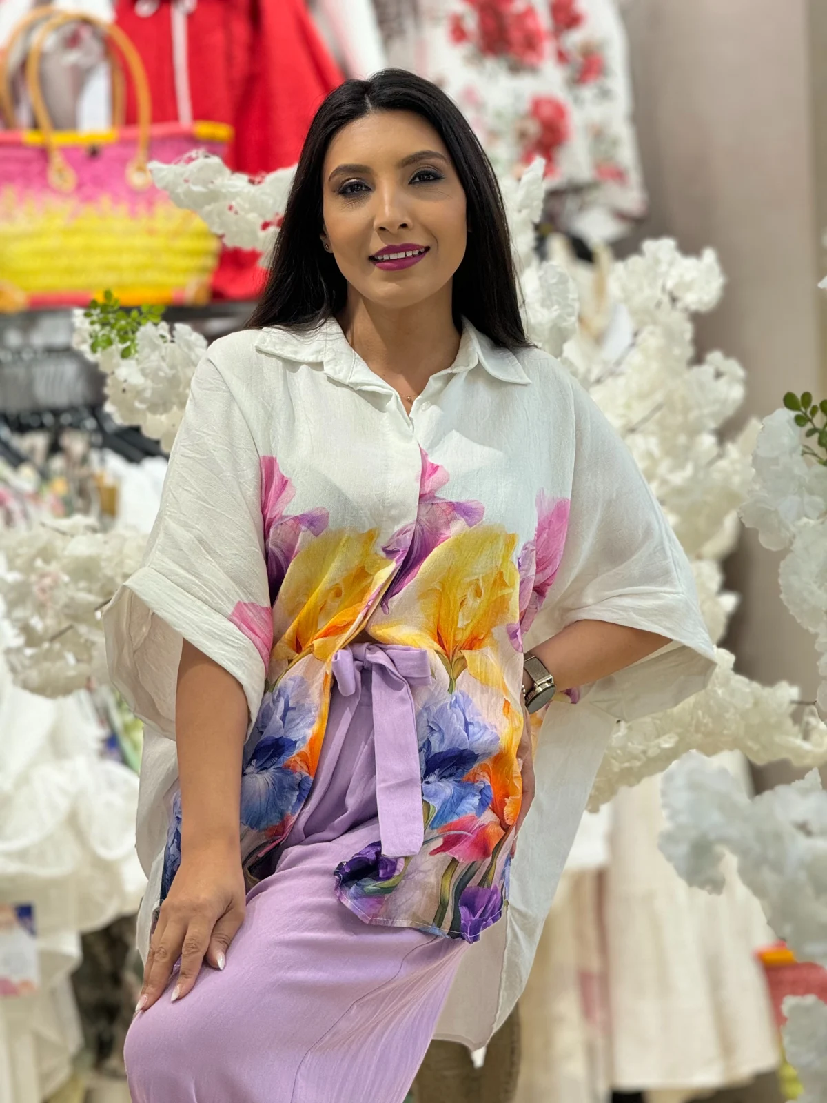 Promotii actuale - Camasa alba din vascoza cu imprimeu flori de iris multicolore
