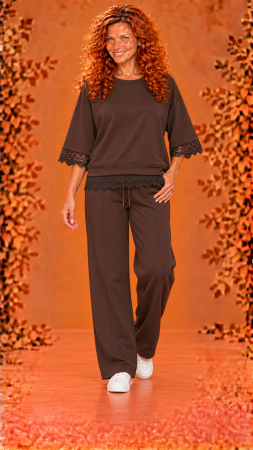 Costum si compleu - Compleu dama maro cu inserti dantela neagra la bluza
