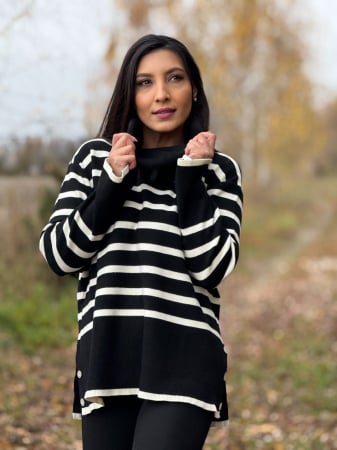 Compleu dama negru tricotat cu gat inalt si dungi orizontale pe bluza [5]