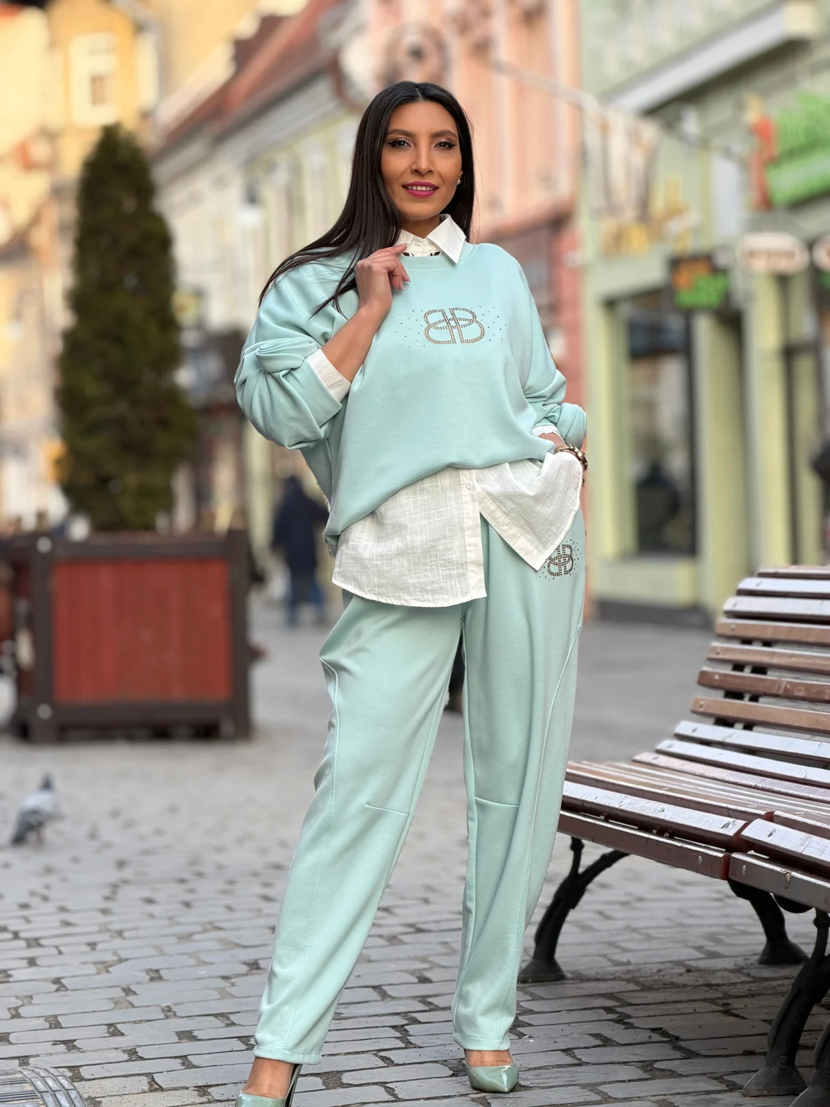 Colectia NOUA - Compleu dama verde menta cu detaliu floral la maneci