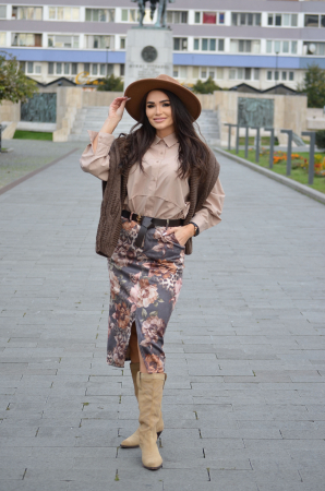Promotii actuale - Fusta cu print floral si curea in talie