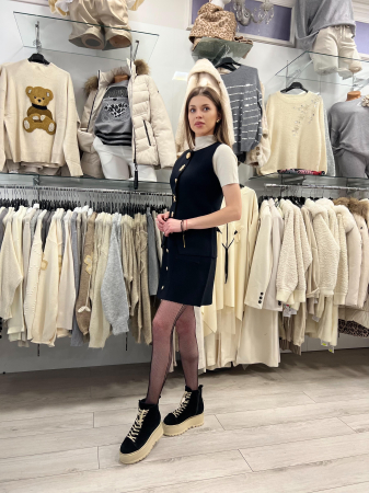 Fusta neagra scurta cu buzunare si nasturi decorativi [1]