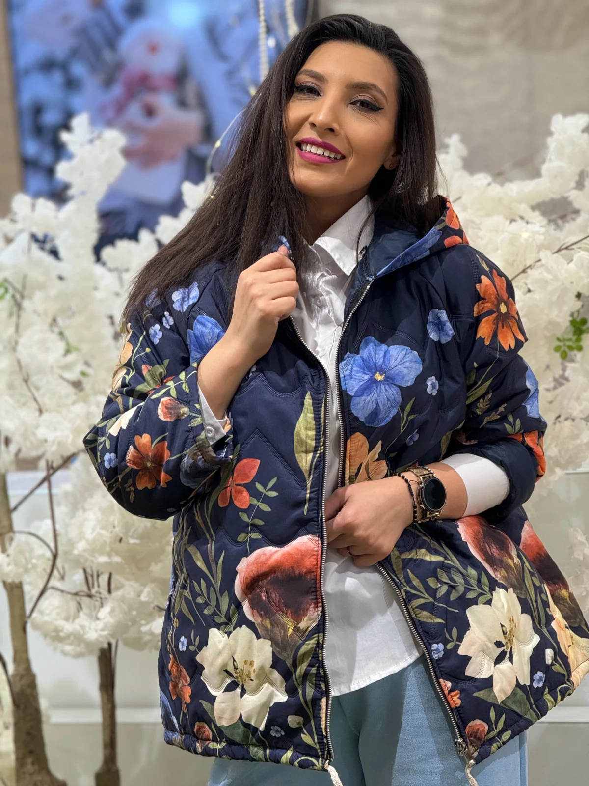 Imbracaminte dama - Haine cu suflet - Geaca dama bleumarin cu gluga si imprimeu flori