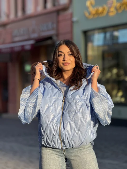 Geci si jachete - Geaca dama albastra tip fluture