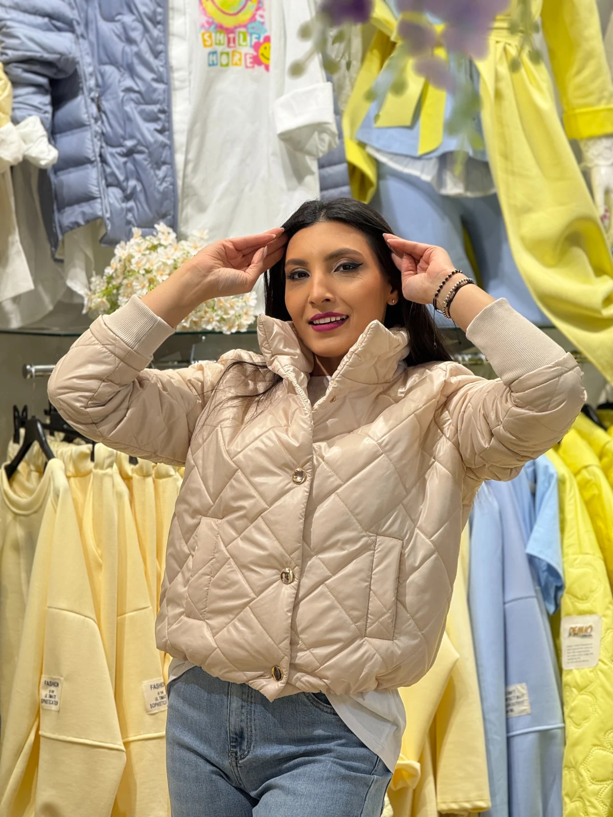 Geci si jachete - Geaca dama bej matlasata cu manseta la maneca si elastic in talie