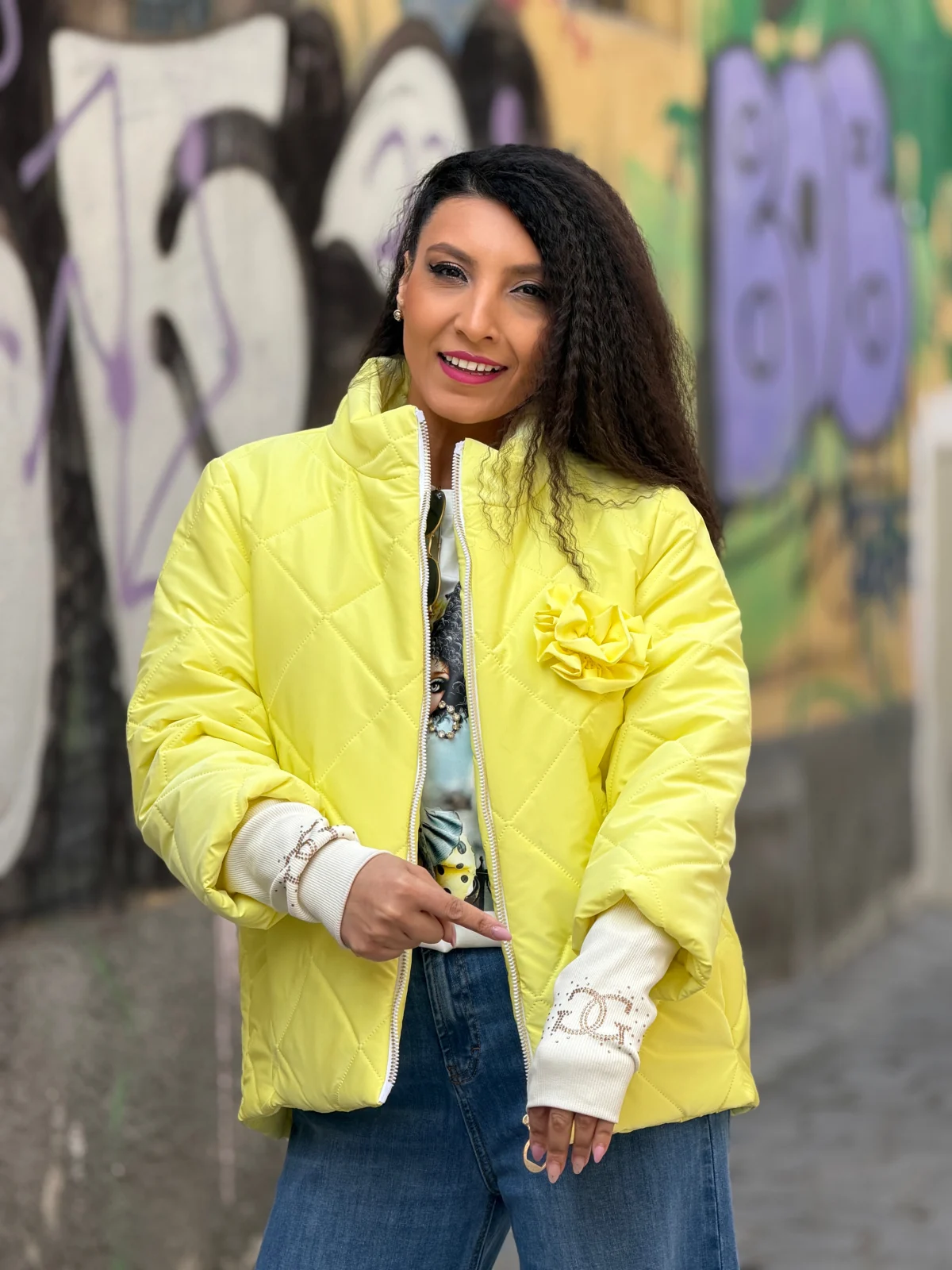 Colectia NOUA - Geaca dama galben pastel cu mansete si trandafir aplicat