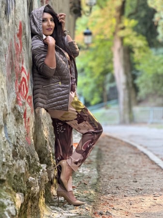 Geaca dama matlasata cu buzunare si fermoar [5]