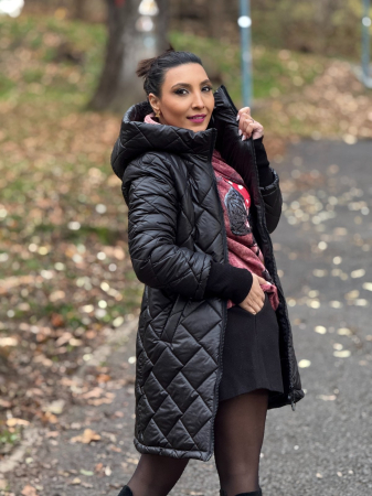 Geaca lunga neagra cu emblema [4]