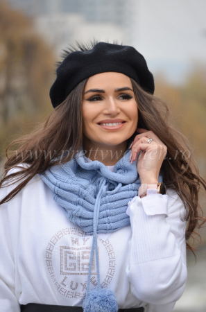 Esarfe - Guler tricotat cu snur si ciucure