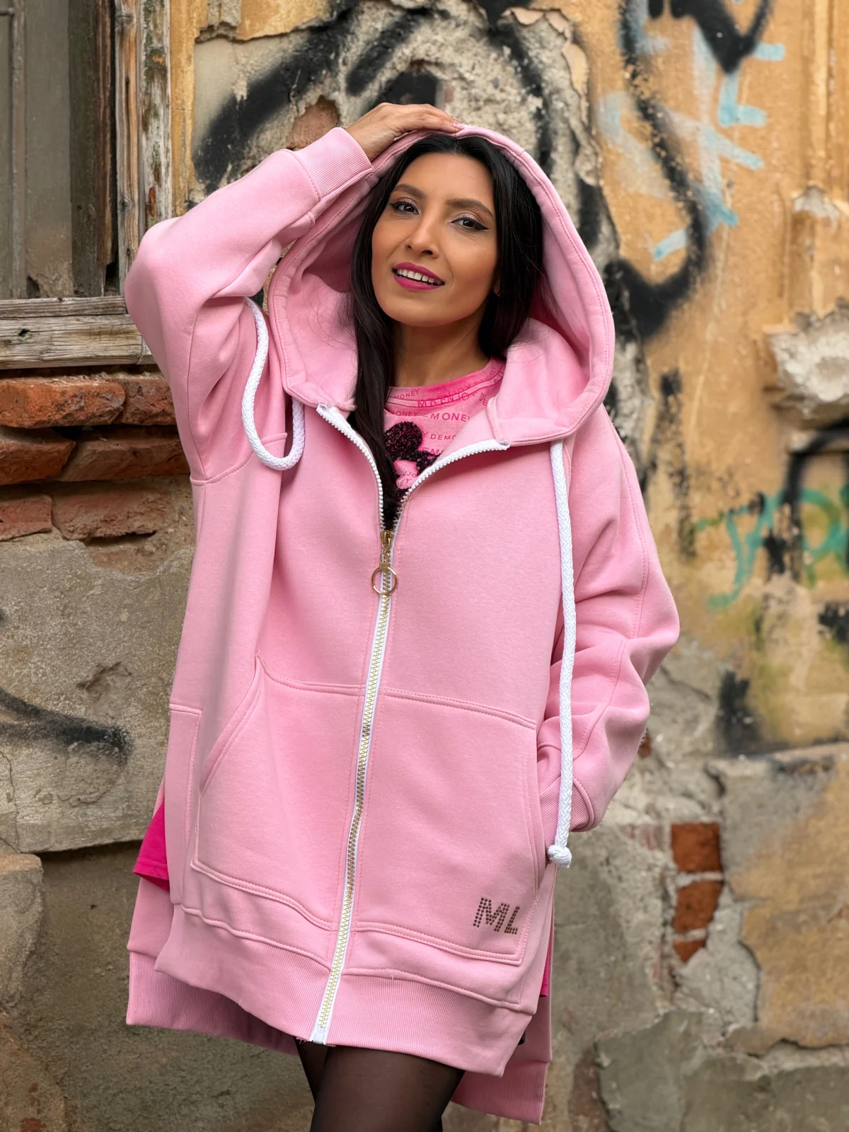 Colectia NOUA - Hanorac dama roz pudra cu fermoar si imprimeu cu diamant aplicat