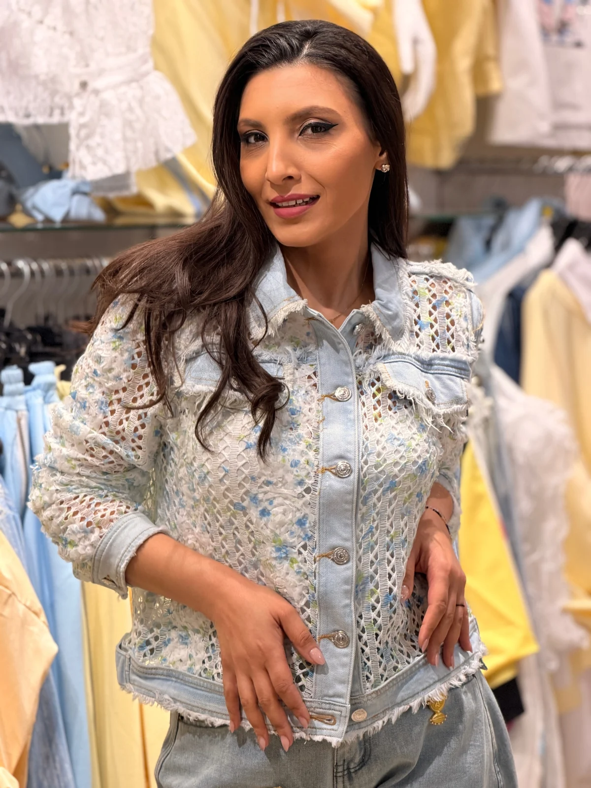 Geci si jachete - Jacheta dama alba cu imprimeu perforat