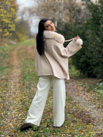 Jacheta dama bej cu blana la gluga [3]