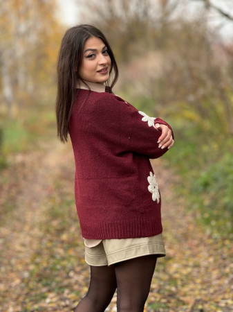 Jacheta dama bordo cu aplicatii flori crosetate [3]