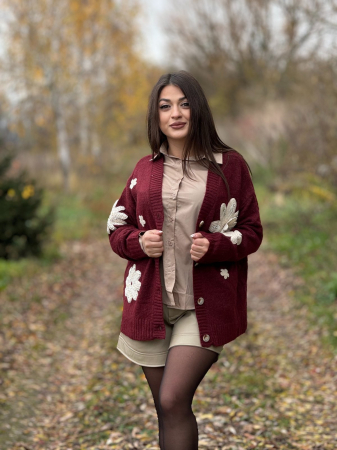 Jacheta dama bordo cu aplicatii flori crosetate [4]