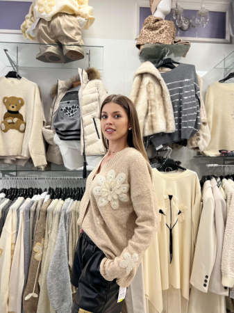 Jacheta dama crem cu aplicatii flori crosetate [1]