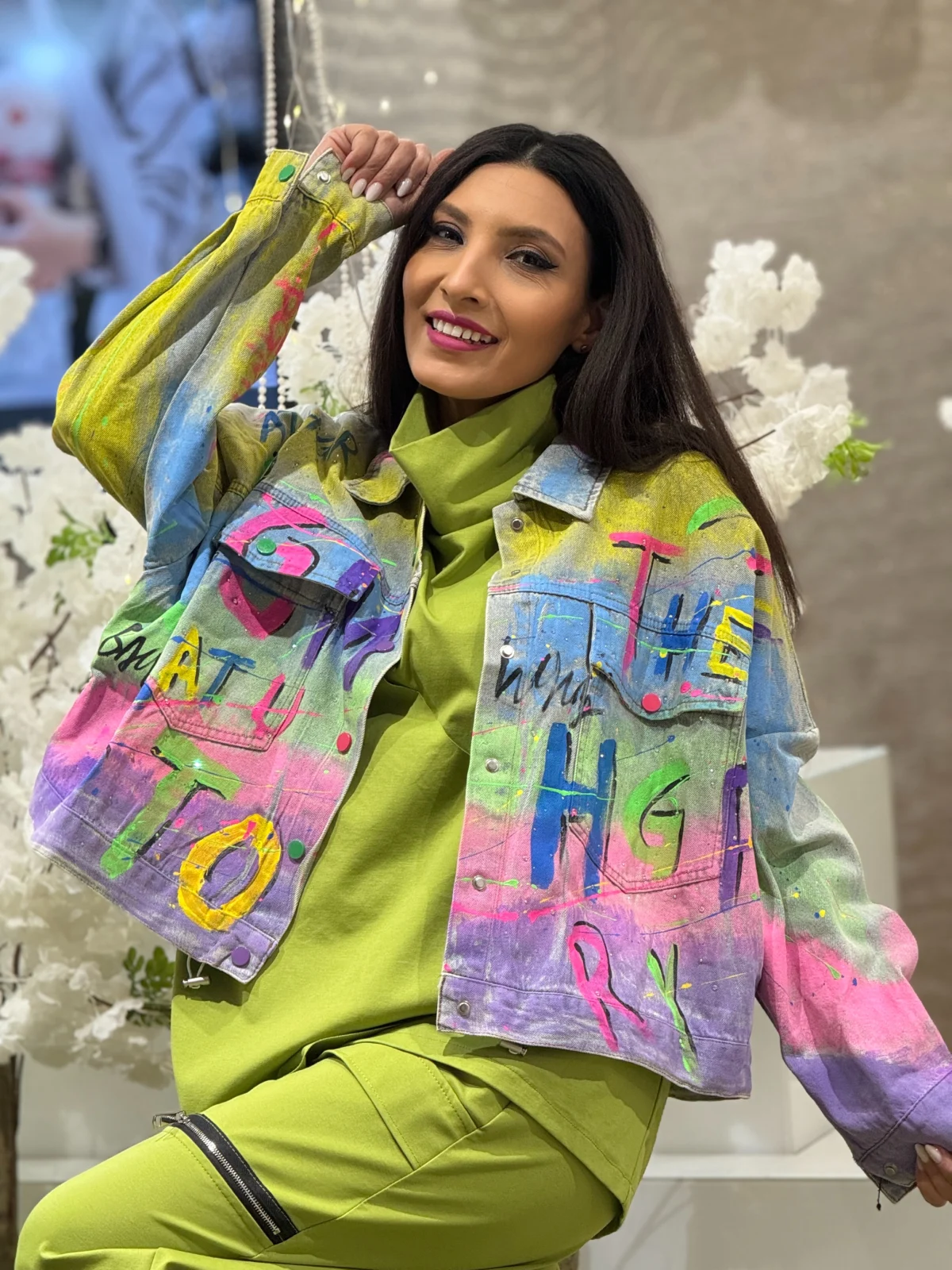 Geci si jachete - Jacheta dama din denim cu imprimeu artistic vibrant