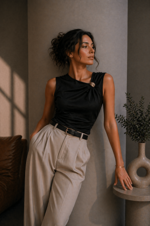 Bluze - Maieu dama negru cu detaliu auriu minimalist