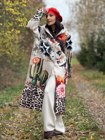 Palton dama lung bej artistic cu imprimeu Frida si accente florale [1]
