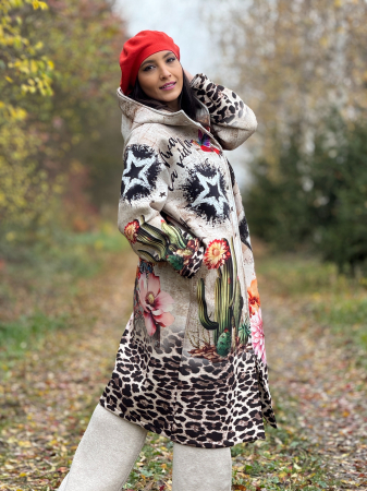 Palton dama lung bej artistic cu imprimeu Frida si accente florale [3]