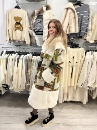 Noutati - Palton dama lung cu detalii colorate si guler din blana