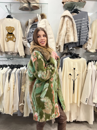 Palton dama verde modern cu guler amplu din blana si nasturi [2]