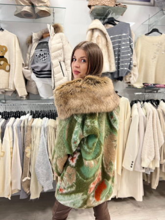Palton dama verde modern cu guler amplu din blana si nasturi [4]