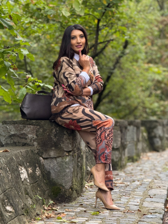 Pantaloni dama cu imprimeu Frida Kahlo [2]
