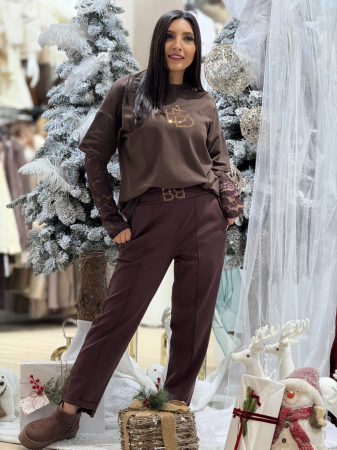 Noutati - Pantaloni dama maro conici cu emblema in talie