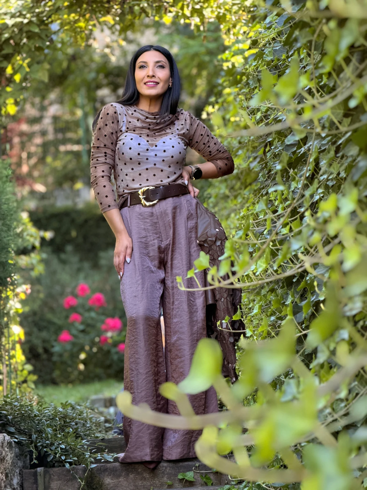 Pantaloni si blugi - Pantaloni dama maro largi cu curea in talie
