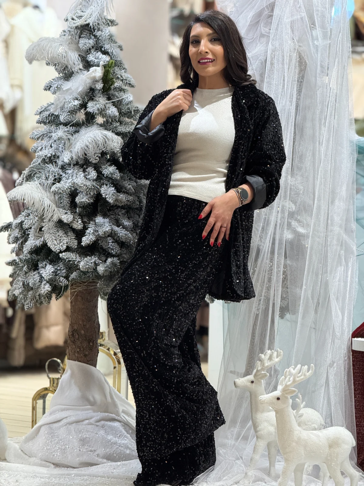 Pantaloni dama negri din paiete [3]