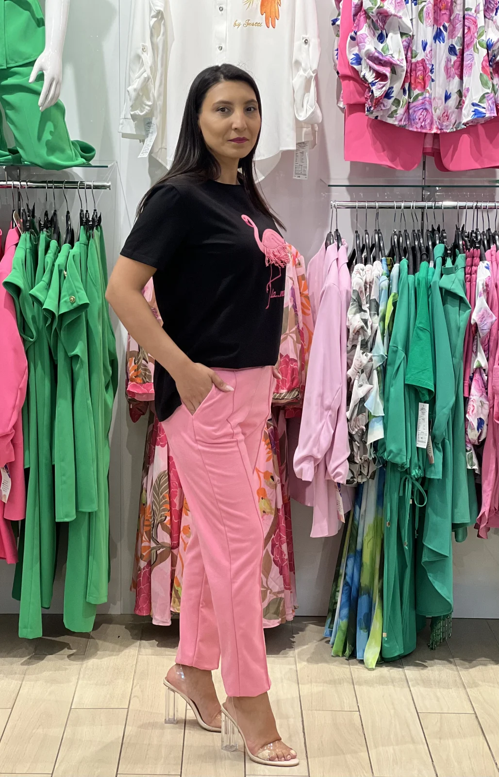 Promotii actuale - Pantaloni roz din piele intoarsa