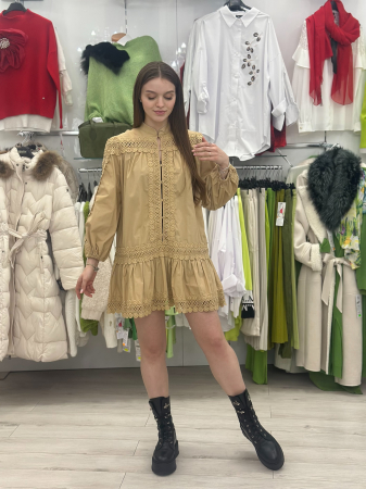 Promotii actuale - Rochie bej cu model din broderie