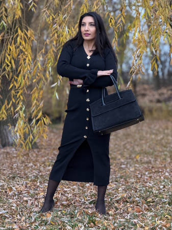 Rochie lunga neagra tricotata cu nasturi decorativi [1]