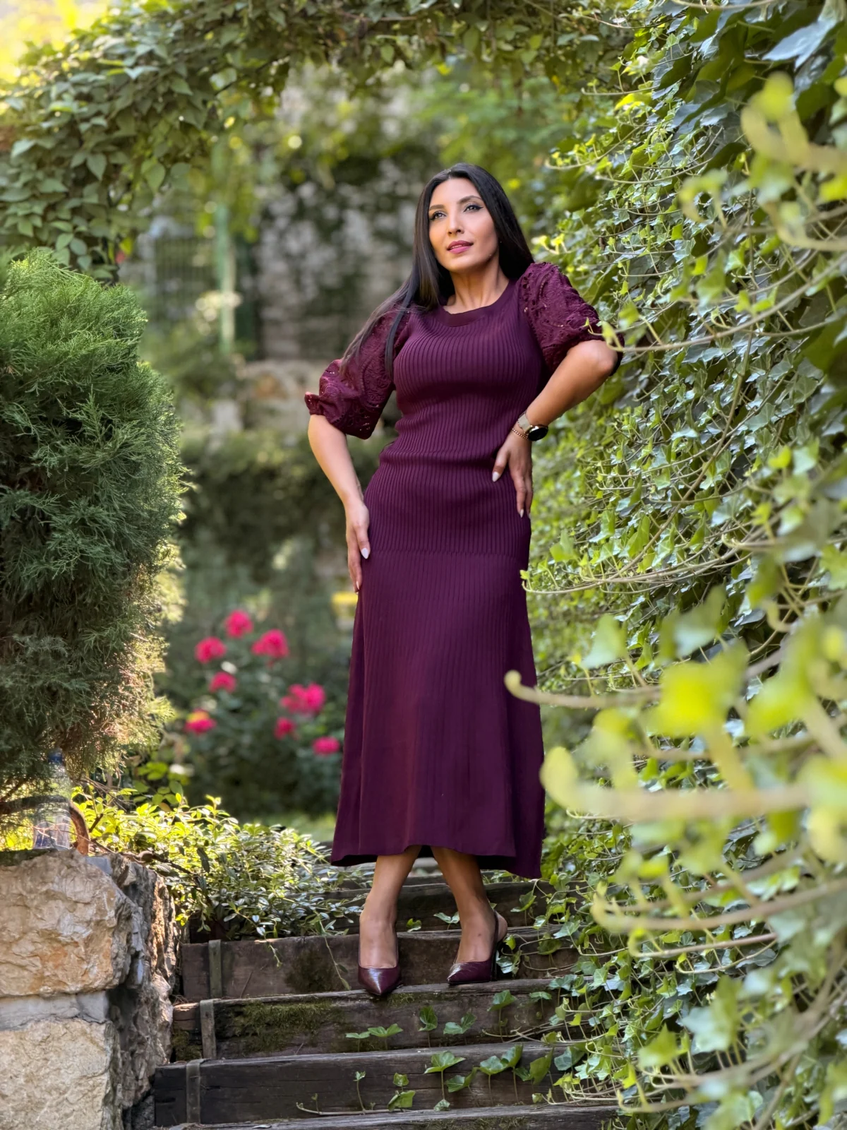 Rochii de zi - Rochie midi bordo tricotata cu maneci bufante