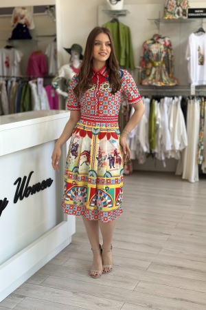 Promotii actuale - Rochie midi pe fond bej cu imprimeu istoric