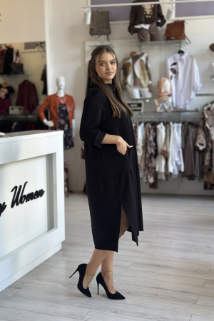 Rochie neagra casual cu guler ridicat [2]