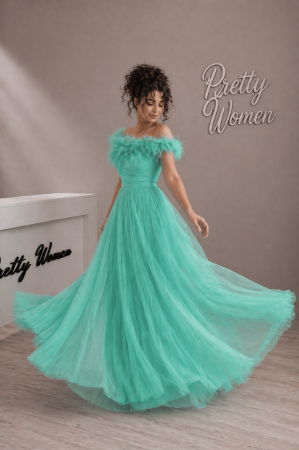 Imbracaminte dama - Haine cu suflet - Rochie verde din tulle cu pene pe umeri